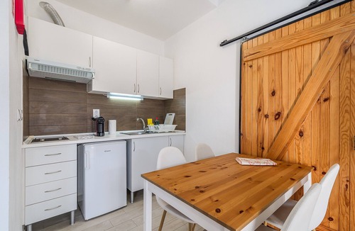 Palhais Apartment | Apartment 'Casa Das Pipas Palmela 4' with Shared Terrace, Wi-Fi & Air Conditioning