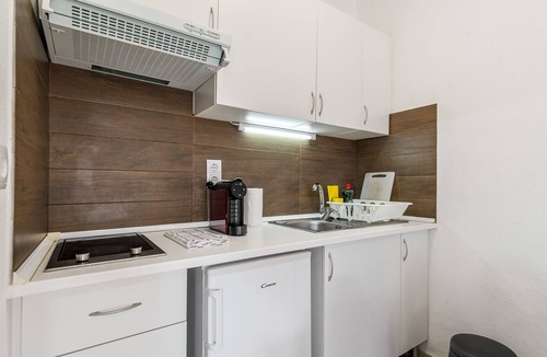 Palhais Apartment | Apartment 'Casa Das Pipas Palmela 4' with Shared Terrace, Wi-Fi & Air Conditioning
