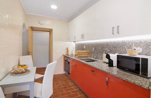 Fonte do Bispo Apartment | Apartment 'Casa Do Livramento Avós' with Shared Pool, Wi-Fi and Air Conditioning