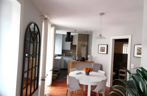 Sacramento Apartment | Apartment 'Duque Chiado - Lisbonbreaks' with Balcony, Wi-Fi and Air Conditioning