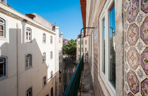 Sacramento Apartment | Apartment 'Duque Chiado - Lisbonbreaks' with Balcony, Wi-Fi and Air Conditioning