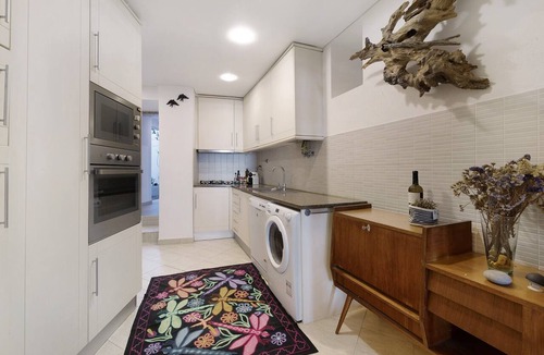 Alcantara Apartment | Apartment 'Rio Alcântara' with Private Terrace, Balcony and Wi-Fi