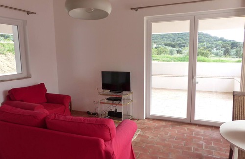 Evoramonte House | Apartment Suite with Living Room and Kitchenette