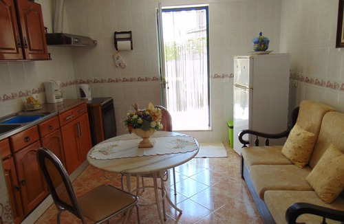 Nazare Apartment | Apartment, with kitchen, bedroom with double bed and bathroom, with total privacy