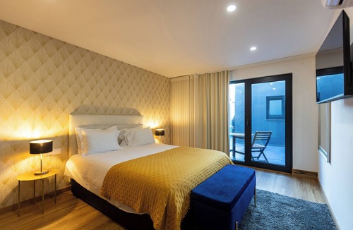 Vera Cruz Apartment | Apartment with private patio, WI-FI and air conditioning in the center of Aveiro