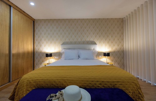 Vera Cruz Apartment | Apartment with private patio, WI-FI and air conditioning in the center of Aveiro