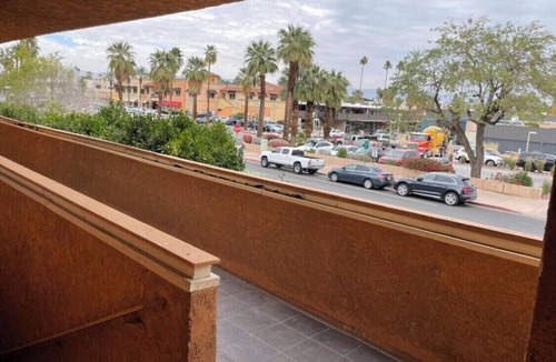 Downtown Palm Springs Apartment | Apt H- upstairs furnished 2bed/2bath in DT Palm Springs with mountain view