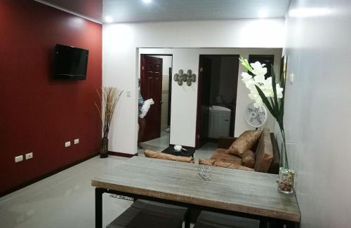 Santa Lucia Apartment | Aptos Casa Caribe, habitaciones privadas en aptos compartidos & aptos completos con auto entrada