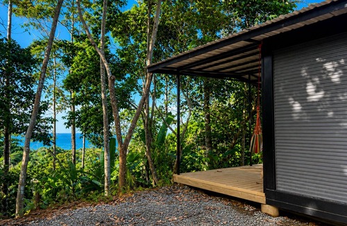 Santa Lucia Cabin | ArcaVida # 1 Jungle Container Near Beach