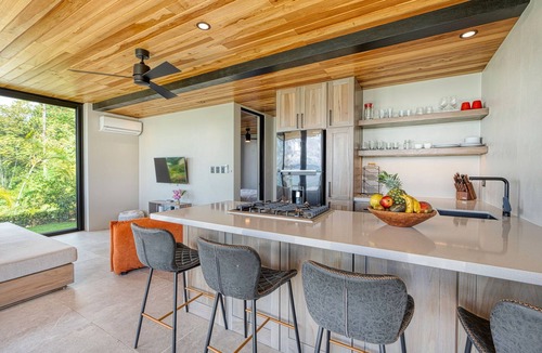 Uvita Villa | Architectural Oceanview villa HR6, mind-blowing sunset, comes with Concierge