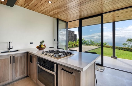 Uvita Villa | Architectural Oceanview villa HR6, mind-blowing sunset, comes with Concierge