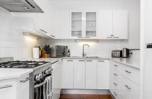 Brunswick Heads Apartment | Art Deco Hidden Treasure