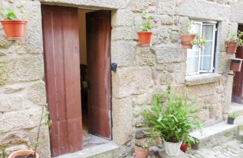 Monsanto House | Artsy Short Term Rentals Monsanto