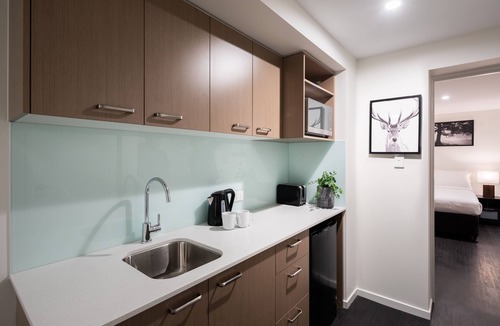 Ascot House | Ascot Budget Residences – Close to Brisbane Airport & Racecourses