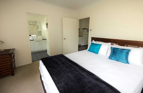 Burleigh Heads Apartment | Aussie Resort