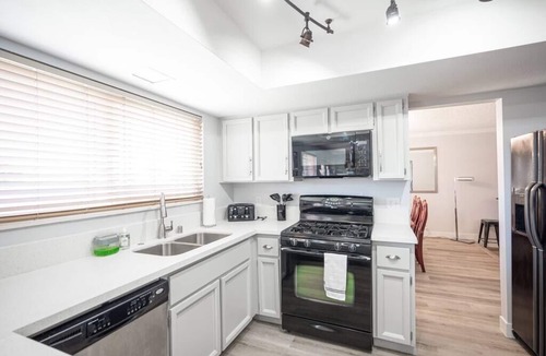 Green Valley North House | Authentic Vacation! Relaxing stay!