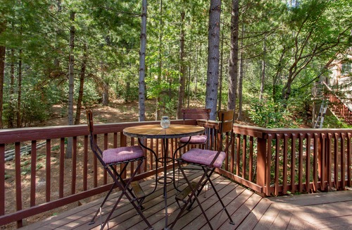 Avery Cabin | Avery Dome Cabin is a private three-story geodesic nestled in 5-acres of forest.