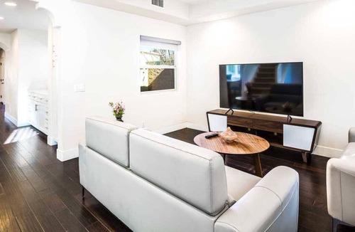 Glendora House | Azusa Views on Traymore