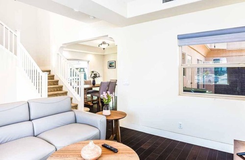 Glendora House | Azusa Views on Traymore