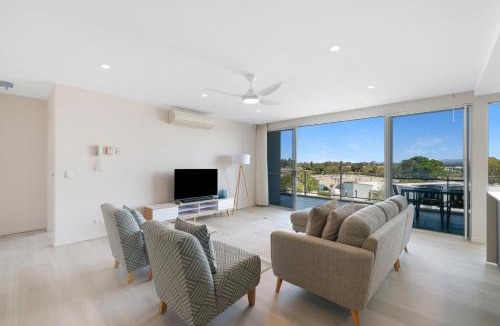 Gold Coast Resort | Azzura Greens Resort