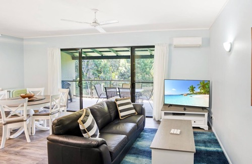 Rainbow Beach Apartment | Baden 58 - Rainbow Shores. Pools, outdoor spa, walk to beach. Tennis court