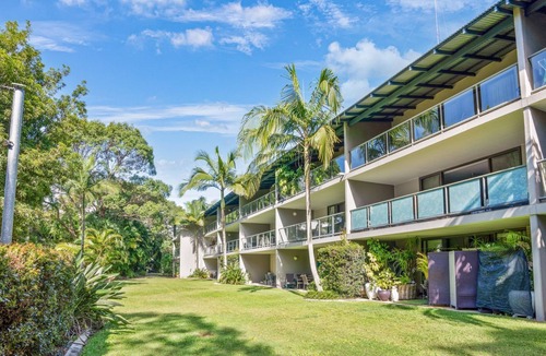 Rainbow Beach Apartment | Baden 58 - Rainbow Shores. Pools, outdoor spa, walk to beach. Tennis court