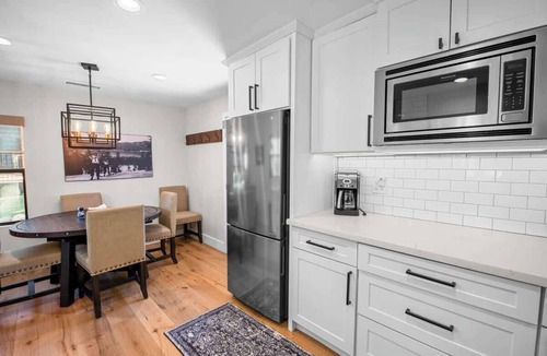 Big Bear City House | Barrett Cottage | Dog-Friendly | BBQ Grill | Quiet and Peaceful
