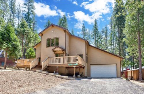 North Wawona House | Base Camp- Inside Yose w pool table/grill