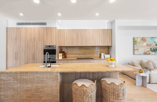 Burleigh Waters Villa | Bask at Burleigh Summ