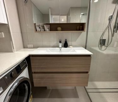 Runaway Bay Apartment | Bayview Bay Apartments and Marina