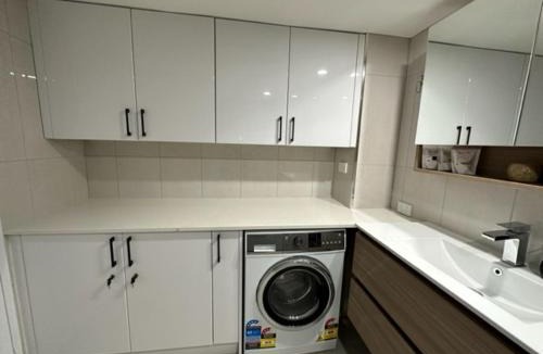 Runaway Bay Apartment | Bayview Bay Apartments and Marina