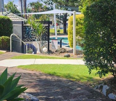 Runaway Bay Apartment | Bayview Bay Apartments and Marina