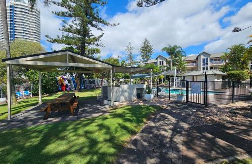 Runaway Bay Apartment | Bayview Bay Apartments and Marina