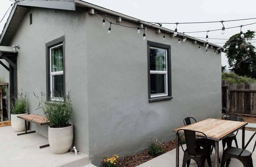 Baywood Park House | Baywood Cottage #2 | Walk to Bay | Dog Friendly