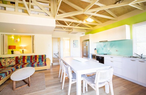 Point Lookout Apartment | Beach Break - Fabulous beachside apartment only 100 m to patrolled surf beach.