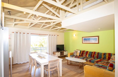 Point Lookout Apartment | Beach Break - Fabulous beachside apartment only 100 m to patrolled surf beach.