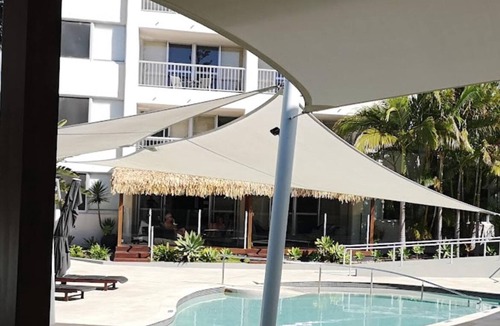 Gold Coast Apartment | Beach front opposite surf club