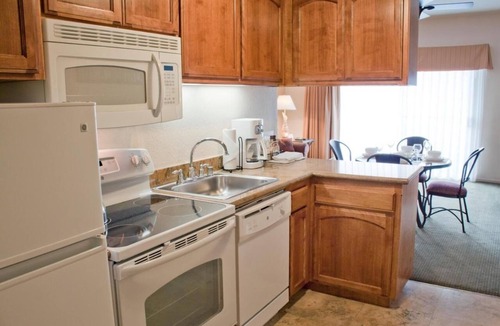 Avila Beach Hotel | Beach Getaway! Pool, & Gym | Free Parking, Minutes From Bob Jones Bike Trail!