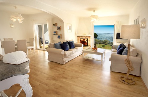 Alporchinhos House | Beach House 4 - creative space for creative people