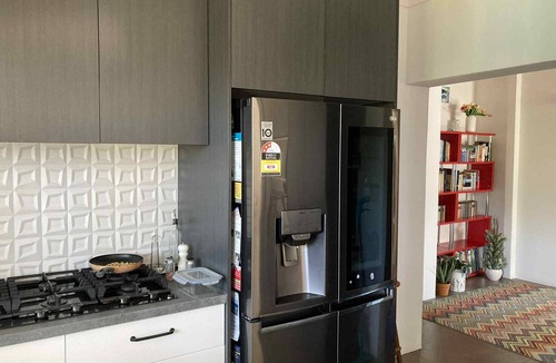 Mermaid Waters House | Beach Proximity- Quiet Work & Holiday Home on the Stunning Gold Coast
