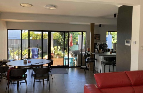 Mermaid Waters House | Beach Proximity- Quiet Work & Holiday Home on the Stunning Gold Coast