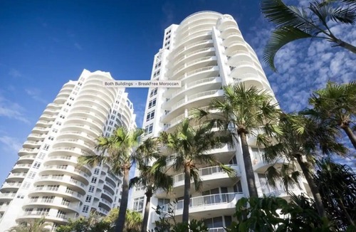 Gold Coast Apartment | Beach Views from every room! Footsteps to the sand