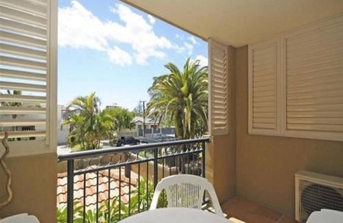 Mermaid Beach Apartment | Beaches on Wave Street