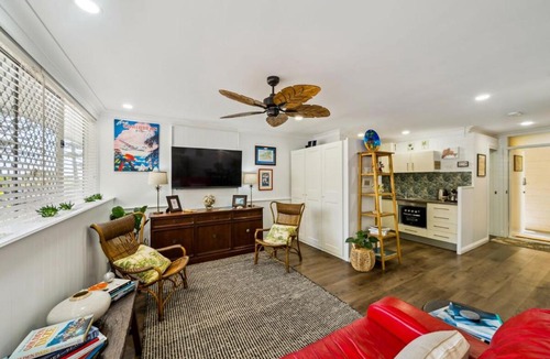 Burleigh Heads Apartment | Beachfront Burleigh Getaway!