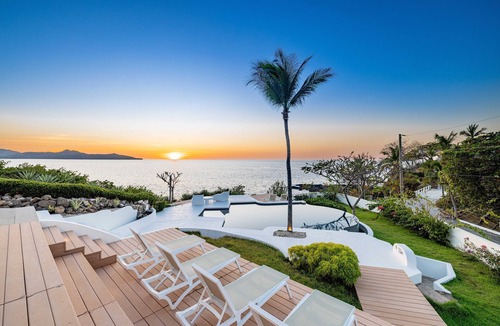 Playa Flamingo House | Beachfront Cliff Villa 300° Ocean Views Pool, Jacuzzi & Guest House