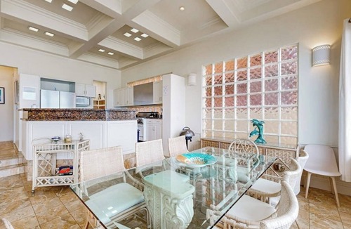 Mussel Shoals House | Beachfront dream home with balcony, patio & direct beach access
