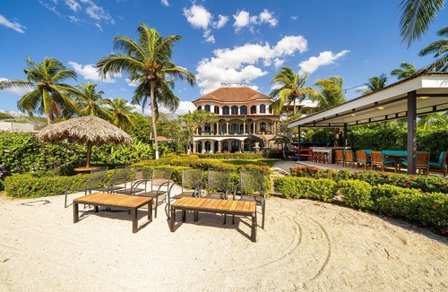 Potrero Villa | Beachfront Estate | Private Chef, 9 BR, Sleeps 26 - Casa Taj
