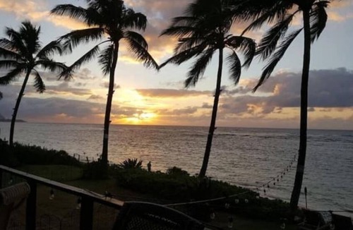 Mokuleia House | Beachfront Four Bedroom home in Beautiful Waialuan4 Bedrooms - Sleeps 11