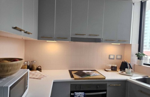 Surfers Paradise Apartment | Beachfront Hideaway - Serenity by the sea
