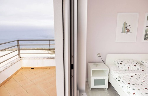 Torres Vedras House | Beachfront home with spectacular views, Santa Cruz